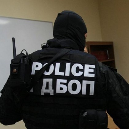 Футболен бос е задържан за разпространение на стоки без бандерол СНИМКИ
