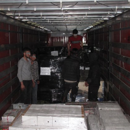 Гранични полицаи задържаха каналджия укрил незаконни имигранти в камион съобщиха