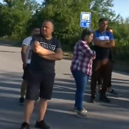 Заради градушките пловдивски земеделци блокираха движението към Турция