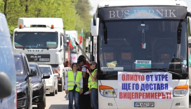Превозвачите пак на протест - искат оставката на транспортния министър
