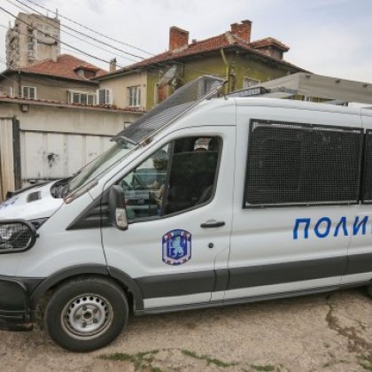 Роми нахлуха в Спешното в Самоков да се саморазправят с медици ВИДЕО