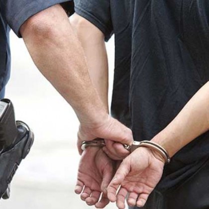 Румънски шофьор е задържан за подкуп на полицаи Той е
