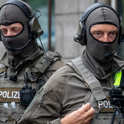 Полската полиция задържа мъж който е нападнал охранител в най голямата