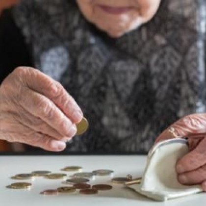 Как пенсионерите да изчислят с колко ще се вдигнат доходите