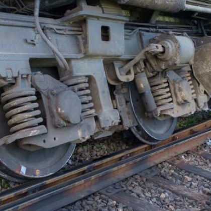 Трима души са загинали при катастрофа между влак и камион