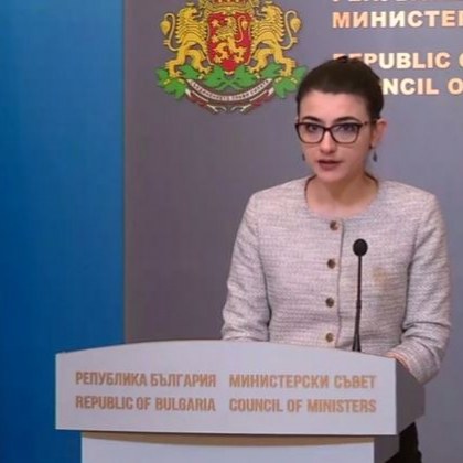 Началникът на кабинета Петков Лена Бориславова с ексклузивен коментар след