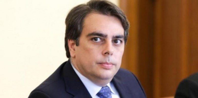 Асен Василев твърди, че неприемането на еврото би било огромна грешка за България