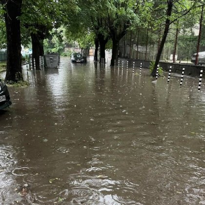 Снощи в София имаше проливни дъждове На няколко места се