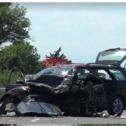 Катастрофа с три автомобила възникна вчера между селата Рогош и
