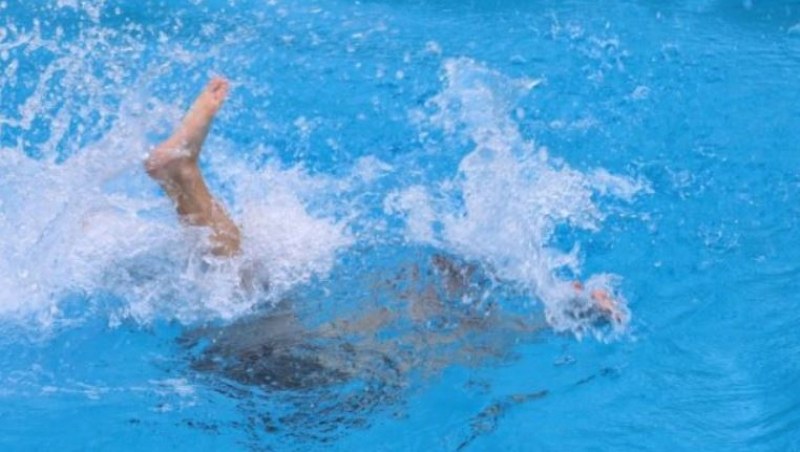 4-годишно дете е било спасено, след падане в плувния басейн