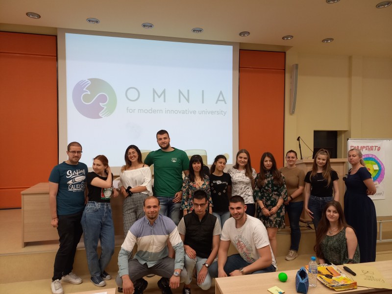 Български и чуждестранни студенти от МУ-Пловдив се обучаваха на „меки умения