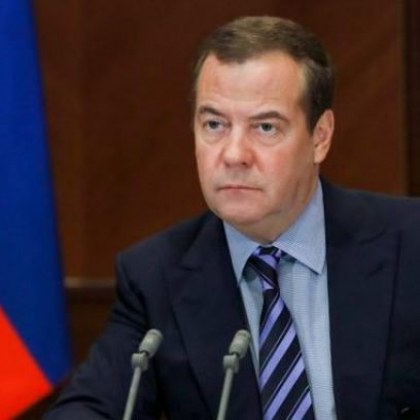 Бившият руски президент Дмитрий Медведев постави под въпрос по нататъшното съществуване