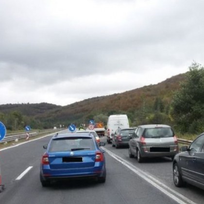 Километрично задръстване се е образувало на автомагистрала Тракия в посока