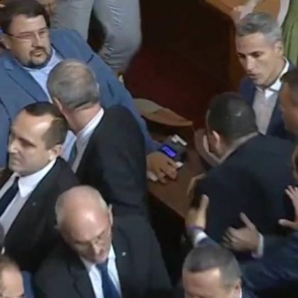 Пореден случай на агресия между депутати в Народното събрание Настимир Ананиев