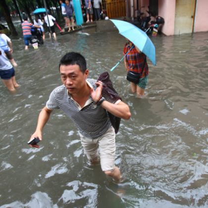 Рядко срещаната в Китай комбинация от рекордни валежи горещи вълни