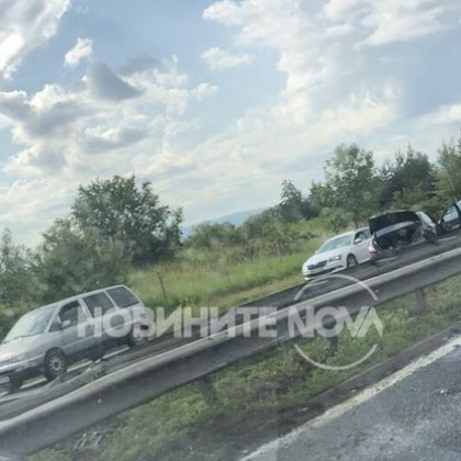 Катастрофа блокира движението по АМ Тракия Инцидентът е станал след Ихтиман