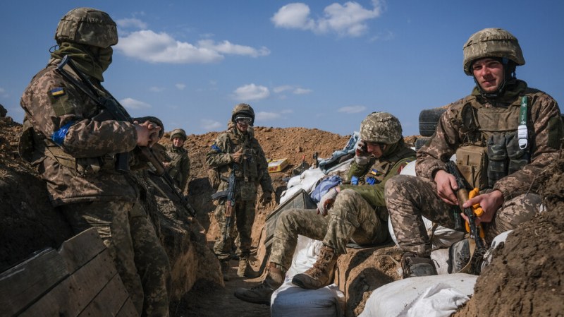 Украйна е загубила половината от военното си оборудване