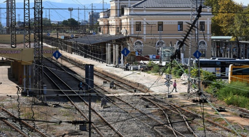 Пловдивчанка, която не е пътувала с влак над 30 години, остана възмутена - било мизерия СНИМКИ