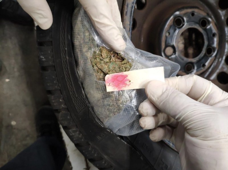 Заловиха дрогиран шофьор, който пренасял много голямо количество марихуана