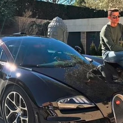 Bugatti-то за $2 млн. на Роналдо се размаза в Майорка, кой е шофирал? СНИМКИ