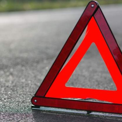 Временно затруднено е движението по пътя Пловдив Карлово Причината е катастрофа в