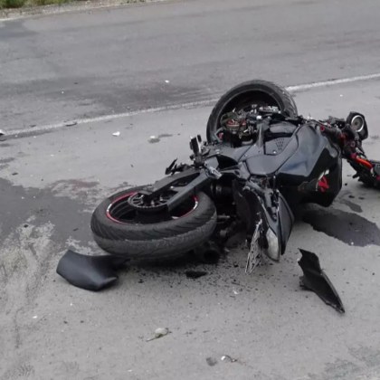 Такси на фирма Престиж уби моторист на булевард във Враца