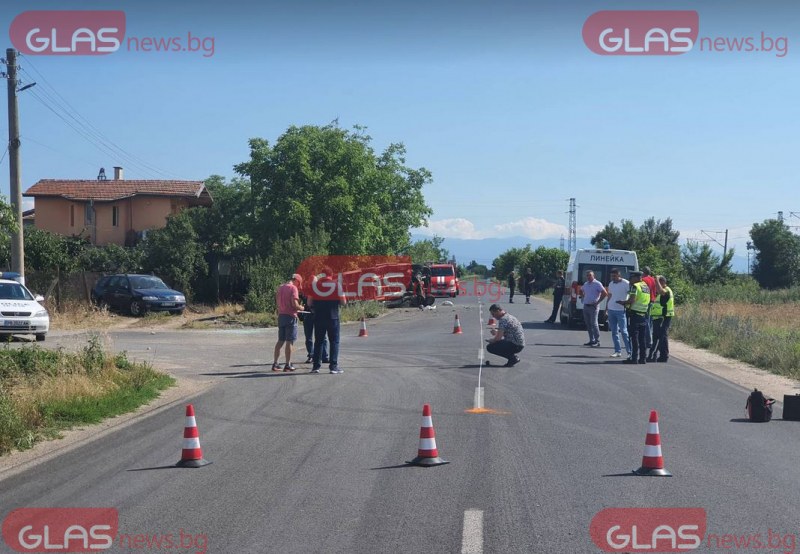 Двама души загинаха при катастрофата между Пловдив и Карлово ВИДЕО