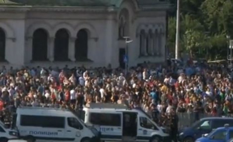 Протести и контрапротести в София, мерките за сигурност са безпрецедентни