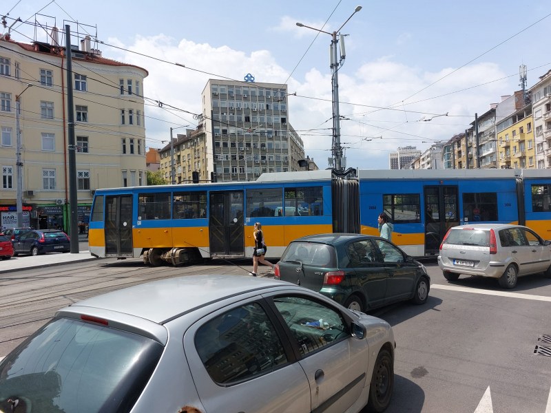Преди броени минути трамвай дерайлира в град София. Инцидентът се