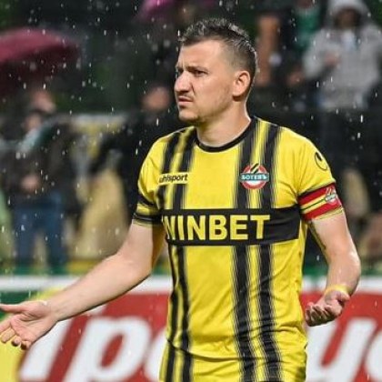 Футболният национал Тодор Неделев с първи думи след тежката катастрофа