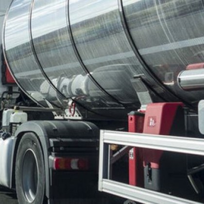 Над 10 000 л нелегално гориво складирано в база собственост