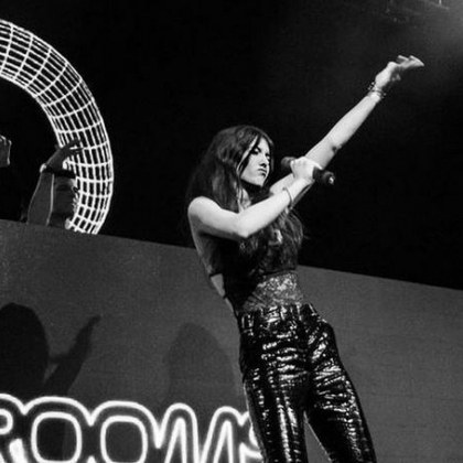 Само на 17 годинитбългарската певица Никол Паласчева е сред новите