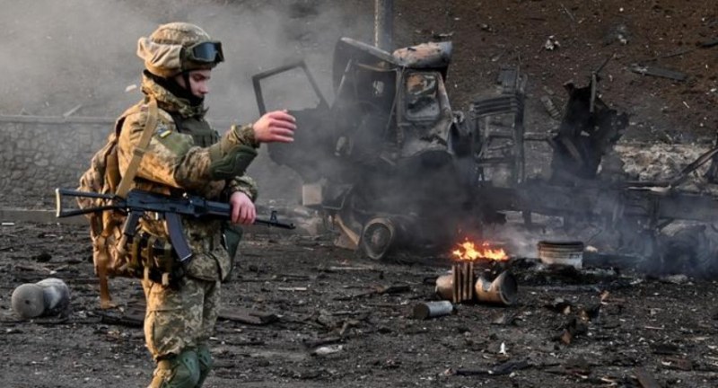 Украйна развя бяло знаме - изтегля своите войски от Северодонецк