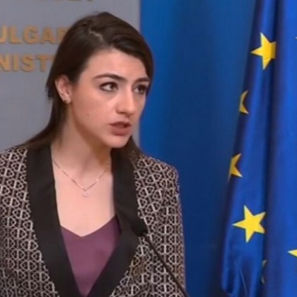 Прокуратурата проверява договора на Лена Бориславова с ББР