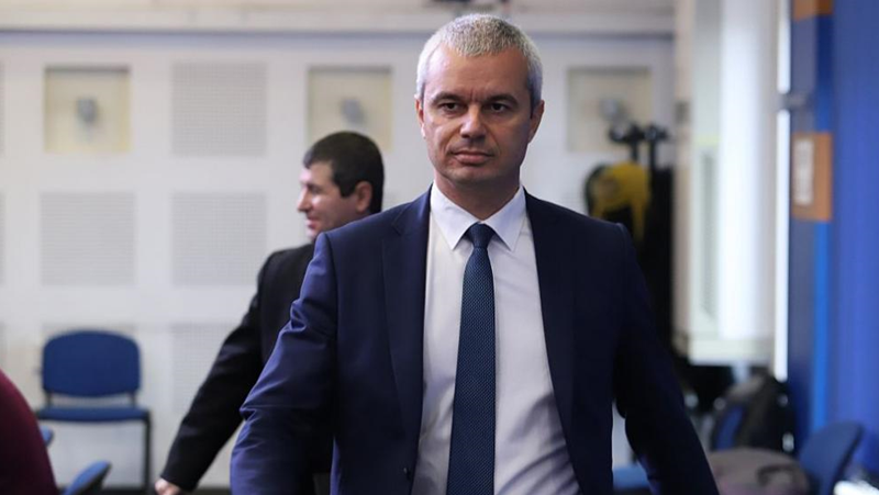 „Кирил Петков връчи оставката на своя кабинет в деловодството на