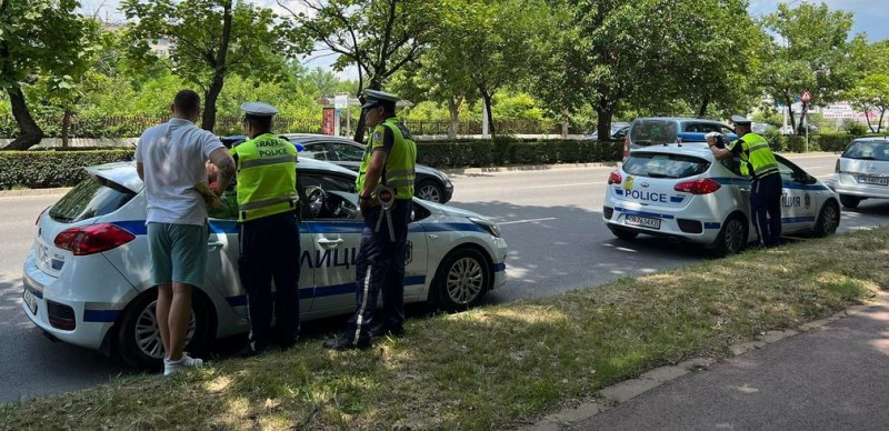 Полицаи проверяваха водачи по холандския метод, разкриха опасните участъци в Пловдивско
