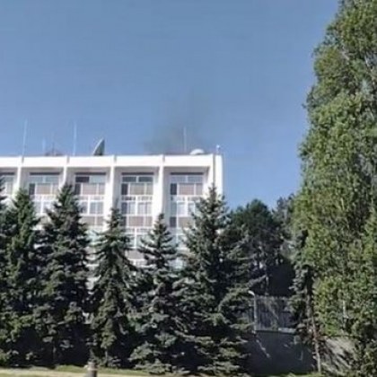 Черен пушек издитна над Руското посолство в София На мястото