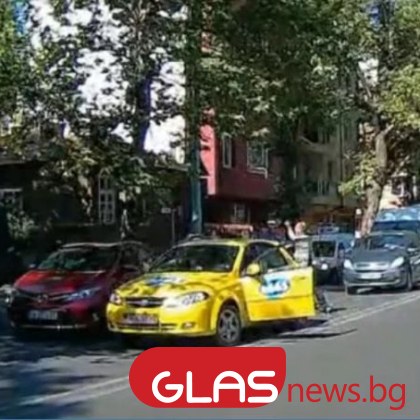 Ритници и юмруци в Пловдив! Шофьори се сбиха на оживен булевард ВИДЕО
