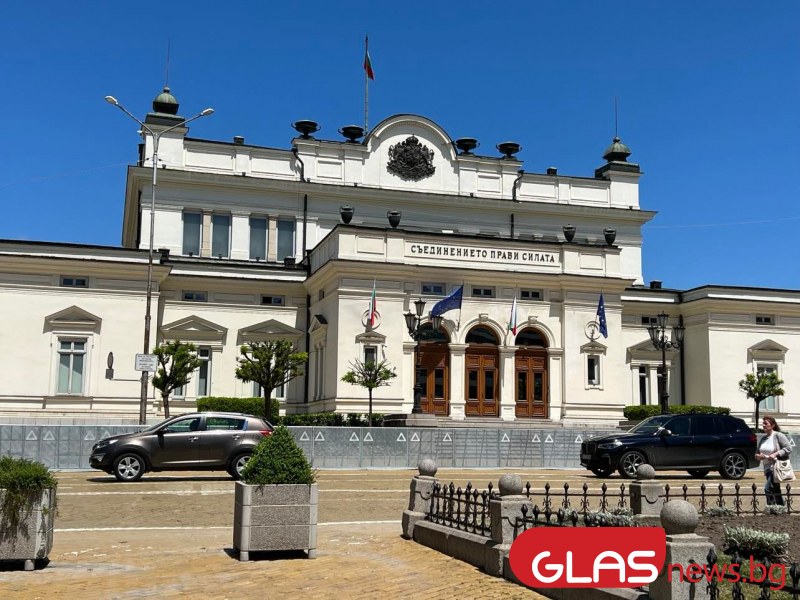 Парламентът изслушва Кирил Петков заради изгонените руски дипломати