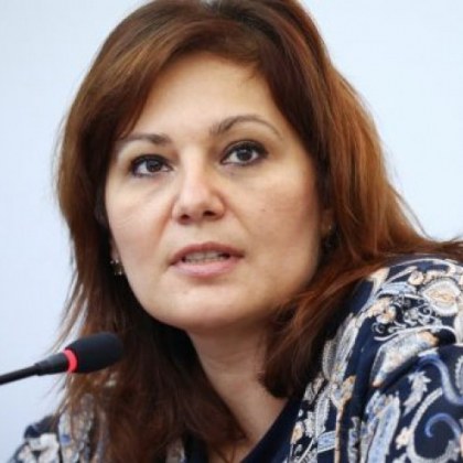 Здравната министърка в оставка Асена Сербезова съди прокуратурата по Закона
