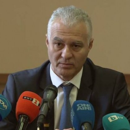 Шефът на ДАНС твърди, че Петков му наредил да изготви списък на руски дипломати за изгонване