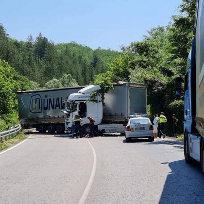 Тежка катастрофа стана на пътя Велико Търново Гурково в