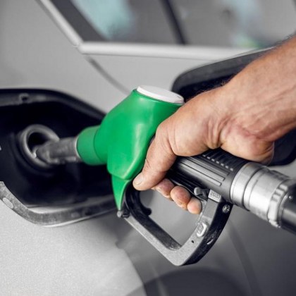 Отстъпката от 25 стотинки за литър гориво влиза в сила