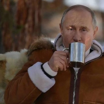 Президентът на Руската федерация Владимир Путин чието обкръжение отдавна води скрита