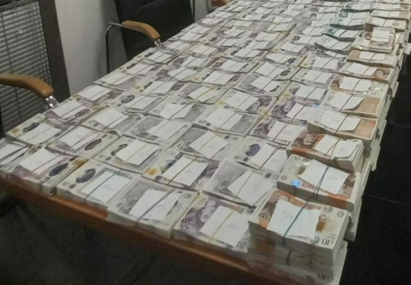 Тираджия опита да прекара над 500 000 британски лири през границата ВИДЕО