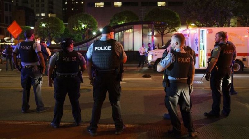Заловиха стрелеца от Чикаго, жертвите са най-малко шест