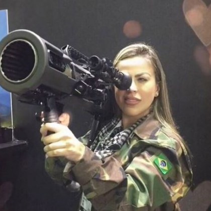 Бразилски модел която се биеше срещу ИДИЛ в Ирак е