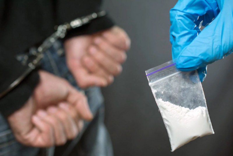 Митнически служители задържаха над 200 пратки с наркотици