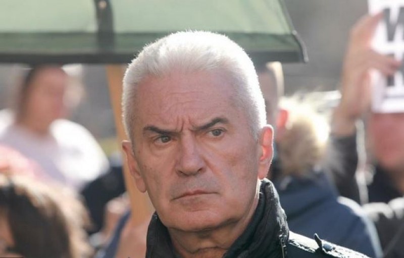 Отведоха Сидеров с линейка от районното