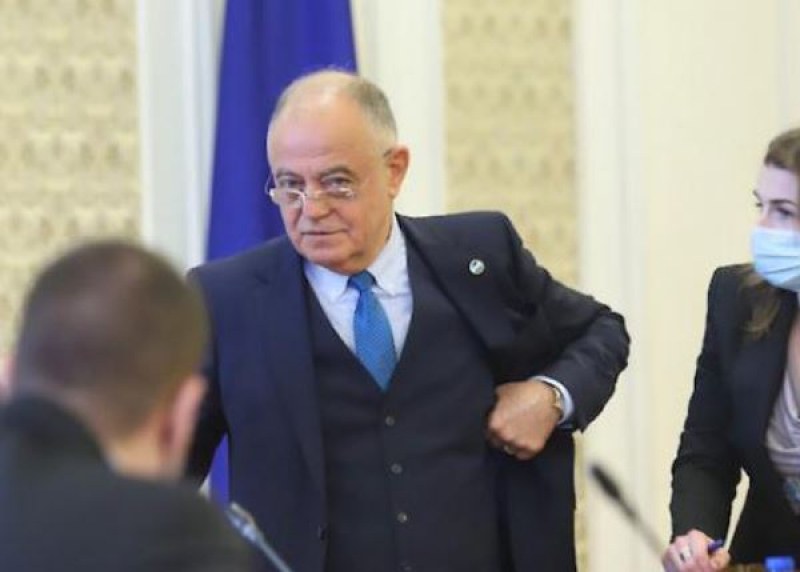Съпредседателят на Демократична България Атанас Атанасов отписа кабинета на Асен